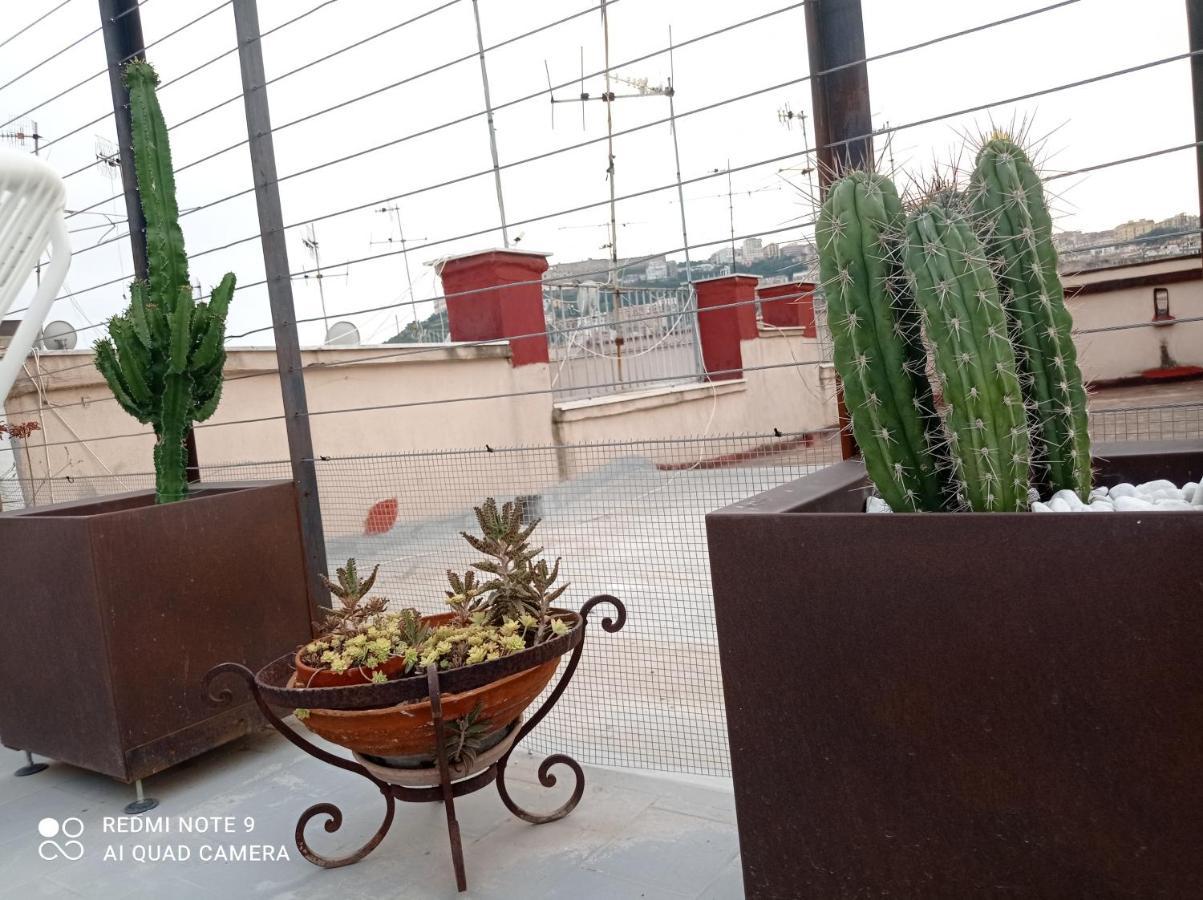 Up25 Bed & Breakfast เนเปิลส์ ภายนอก รูปภาพ