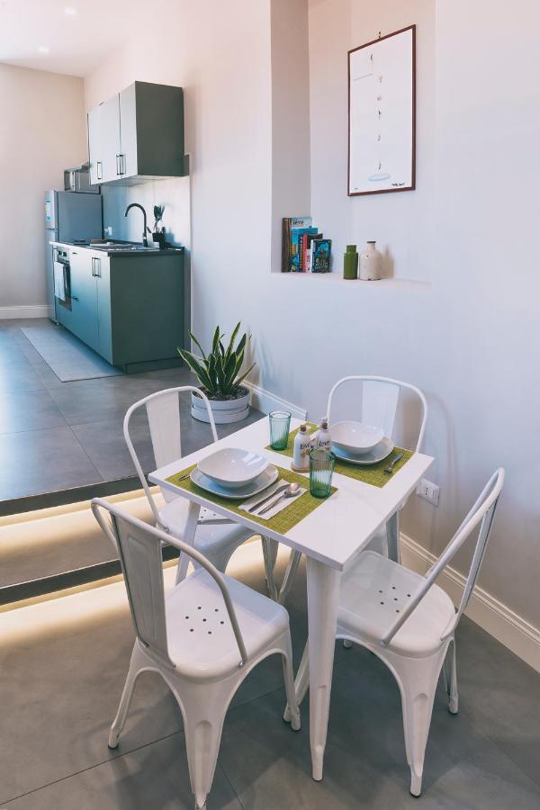 Up25 Bed & Breakfast เนเปิลส์ ภายนอก รูปภาพ