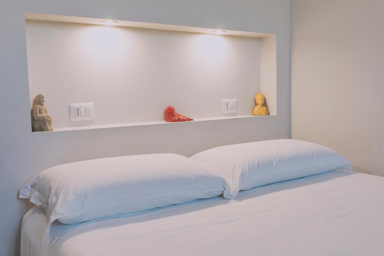 Up25 Bed & Breakfast เนเปิลส์ ภายนอก รูปภาพ