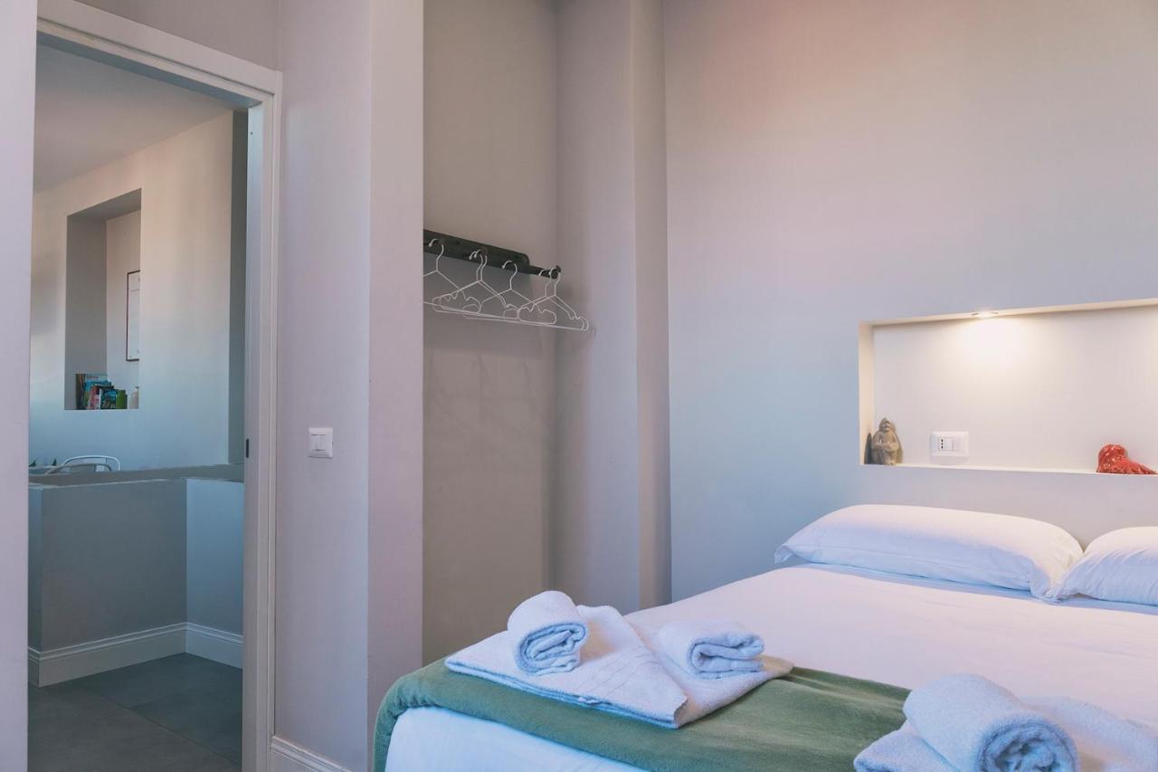 Up25 Bed & Breakfast เนเปิลส์ ภายนอก รูปภาพ