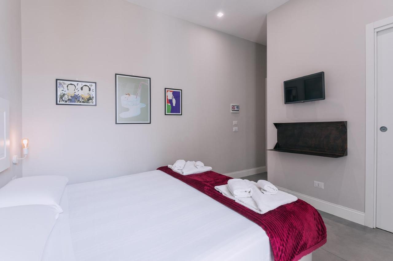 Up25 Bed & Breakfast เนเปิลส์ ภายนอก รูปภาพ