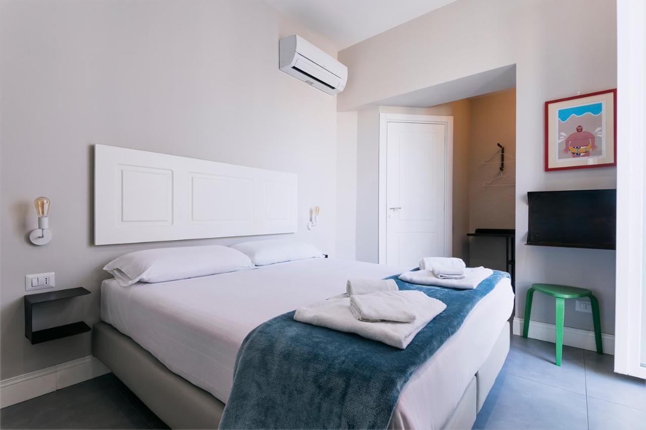 Up25 Bed & Breakfast เนเปิลส์ ภายนอก รูปภาพ