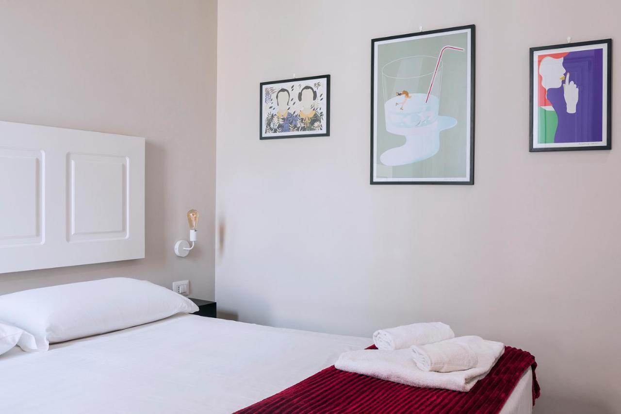 Up25 Bed & Breakfast เนเปิลส์ ภายนอก รูปภาพ